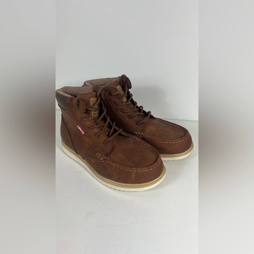 Levi’s 501 Size 6 Boots Kids Brown Synthetic Suede Lace Up.